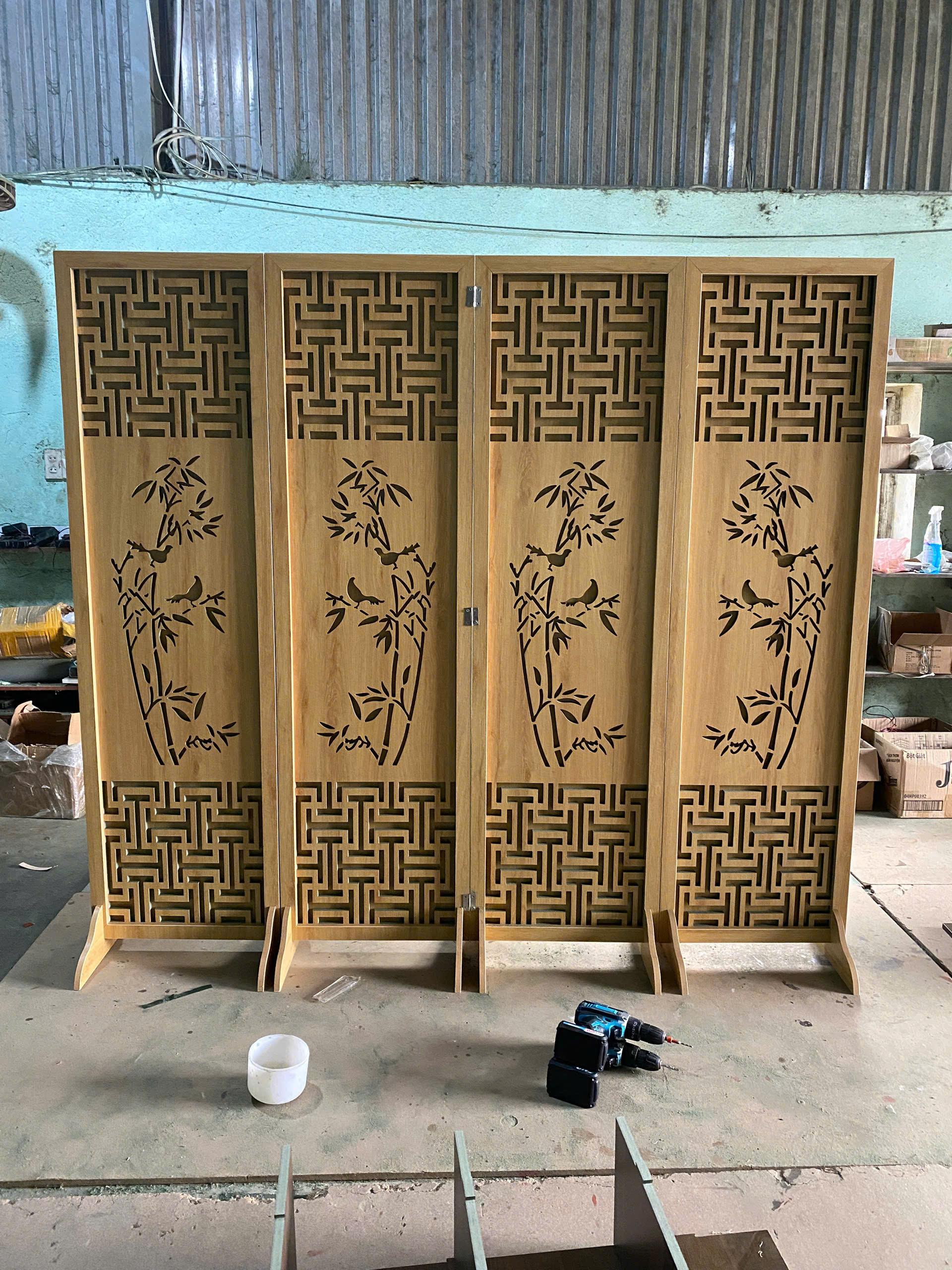 Bình phong Ngăn Cách Phòng Hoạ Tiết Trúc Chim Phong Thủy KIKO BP 04